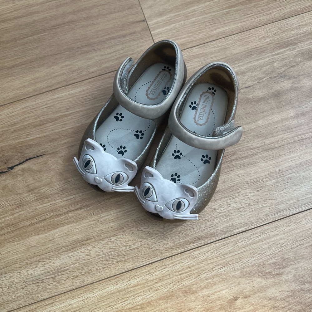 Mini Melissa Cat Design in gold